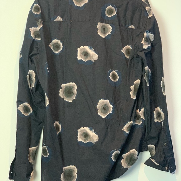 Vintage Club Monaco Men's Flower Print Shirt in blue, a size Large in a slim fit - Picture 2 of 3